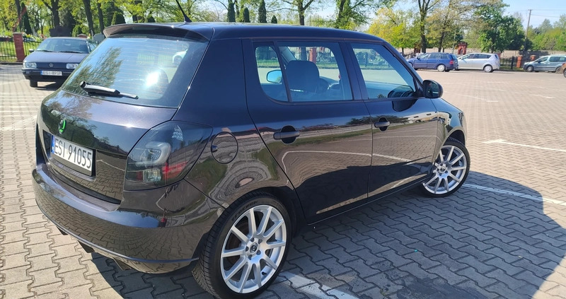 Skoda Fabia cena 16800 przebieg: 162000, rok produkcji 2011 z Sieradz małe 254